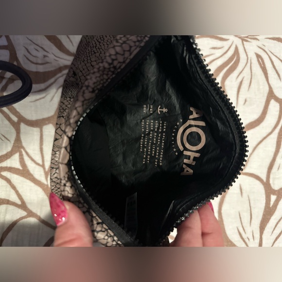 Aloha Collection SMALL Python pouch - Picture 3 of 3